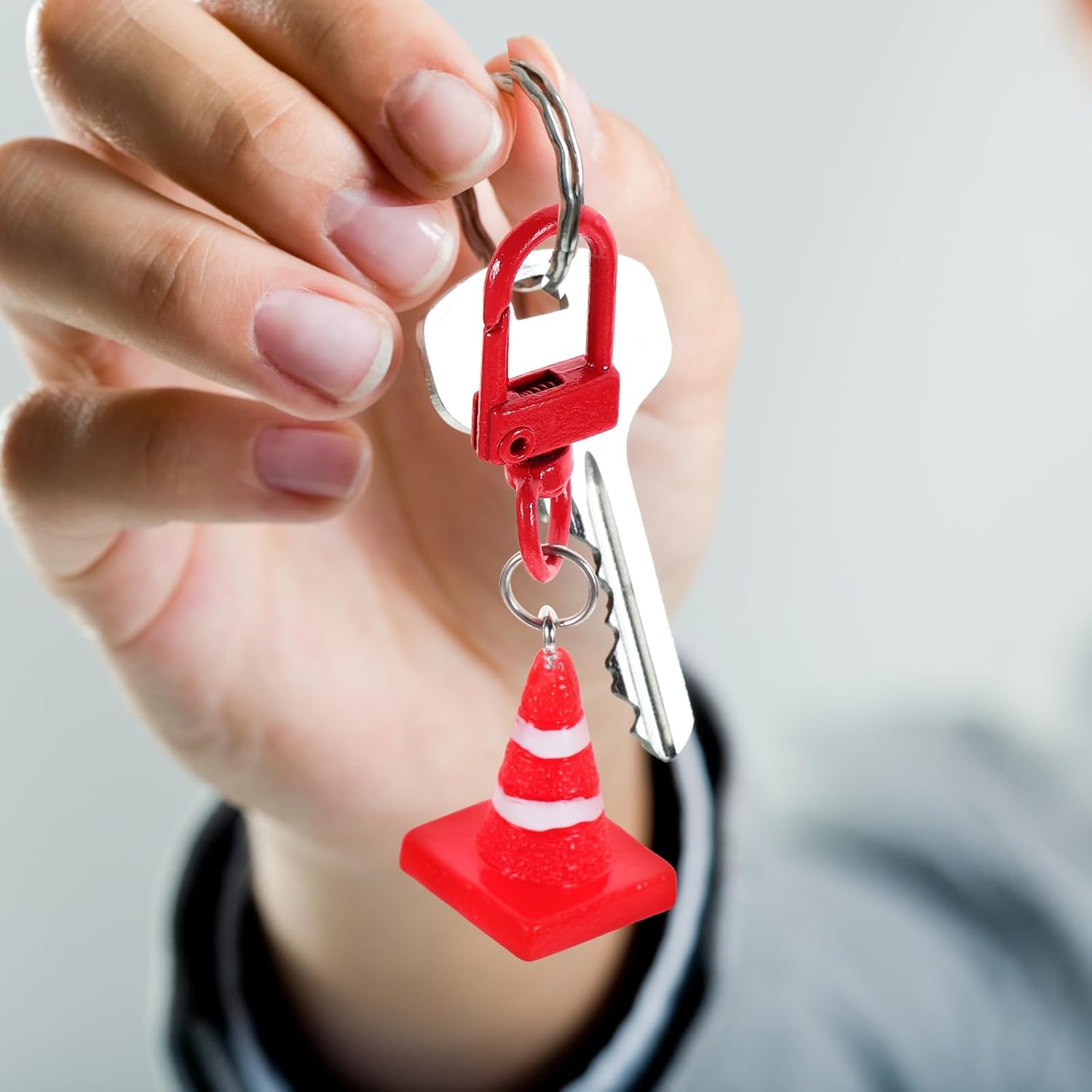 8Pcs Fun Traffic Cone Keychains - Vibrant Design