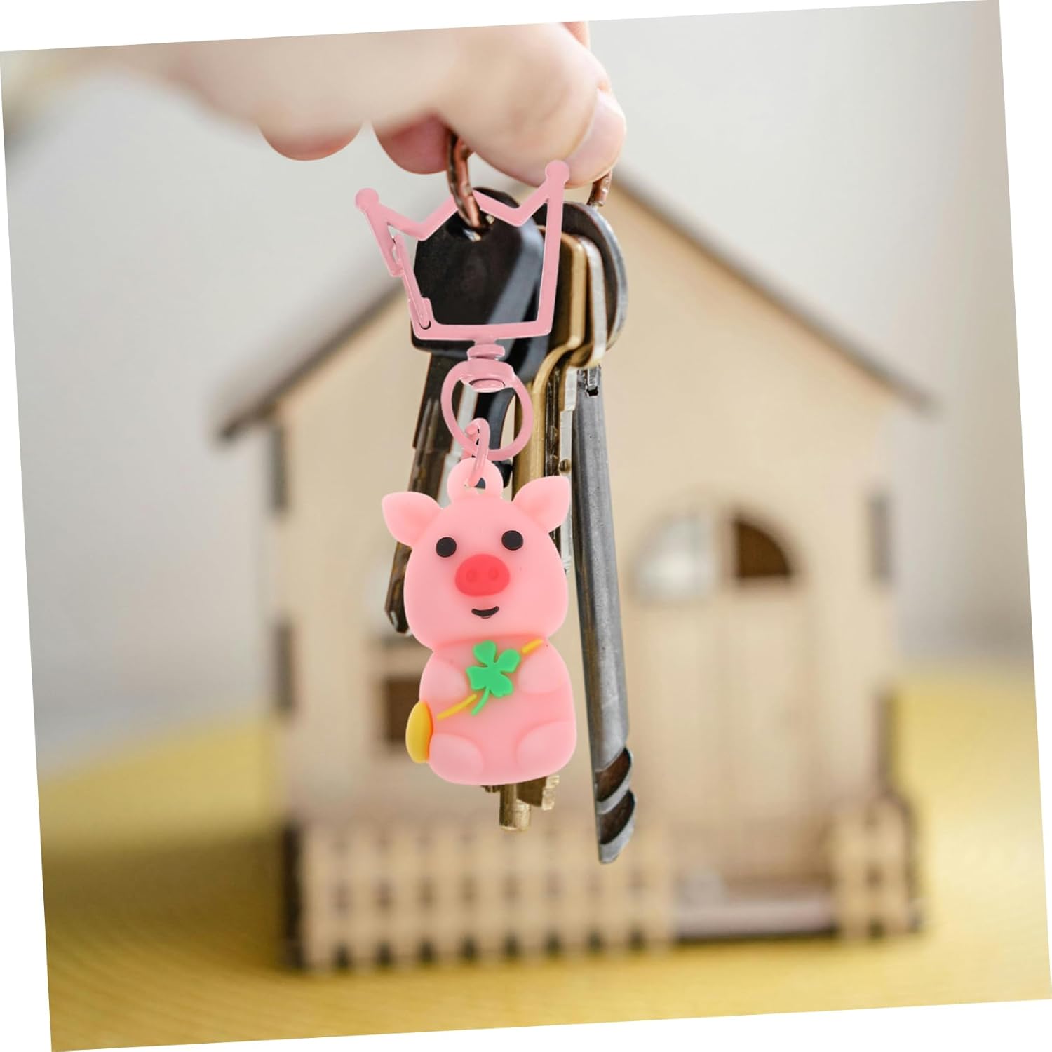 HEALLILY 20pcs Pink Pig Keychains Four Leaf Clover Pendant Party Favors