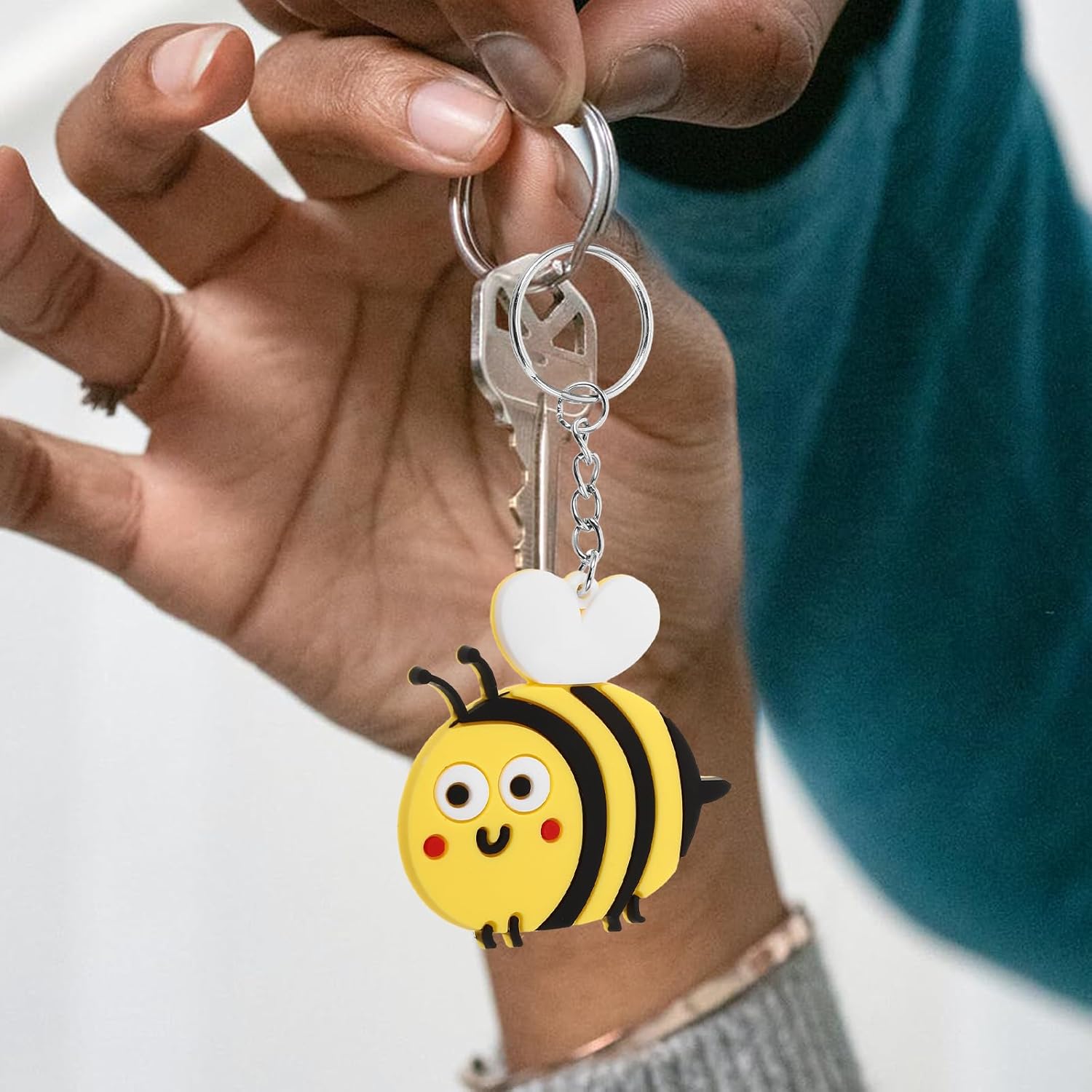 LUOZZY 40 Pcs Cartoon Bee Keychain Set Yellow