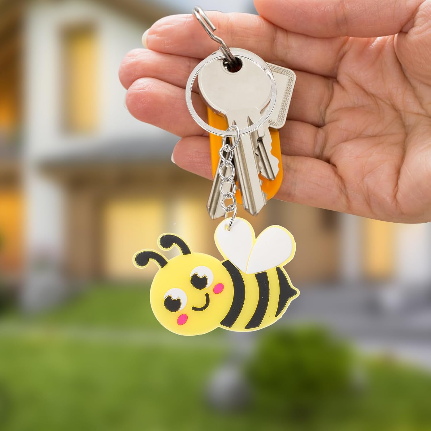 KESYOO 120 Piece Cartoon Bee Keychain Set