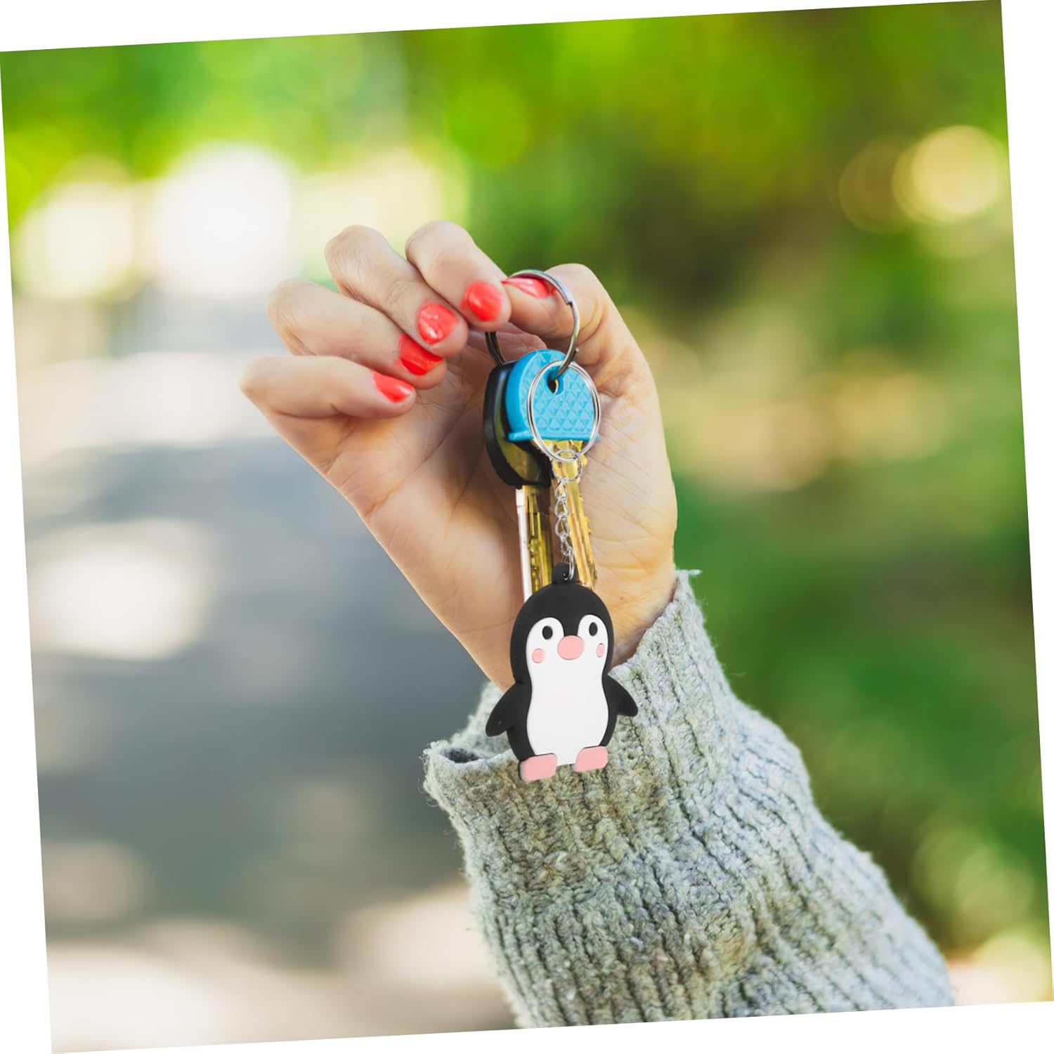 Wakauto 24pcs Adorable Penguin Keychain Set