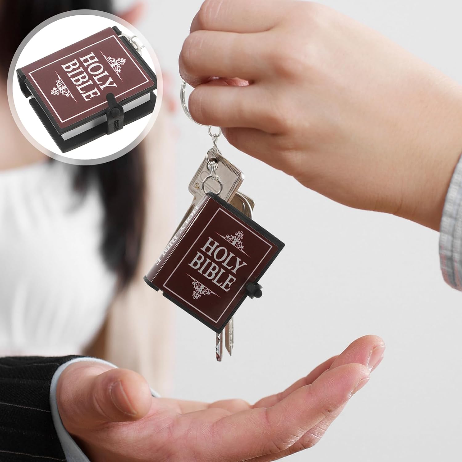 4pcs Miniature Bible Keychain Set with English Verses