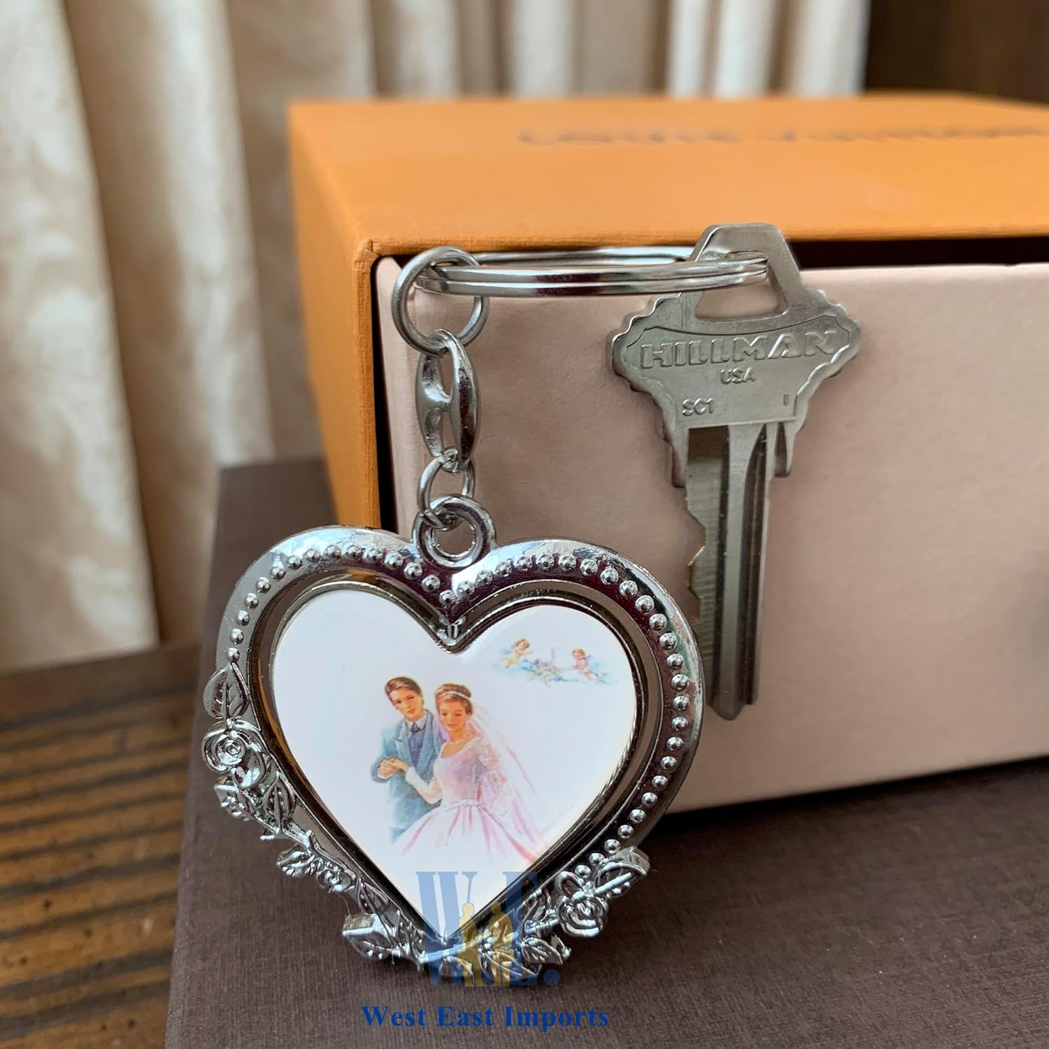 Naisian Personalized Wedding Keychain Favor Set